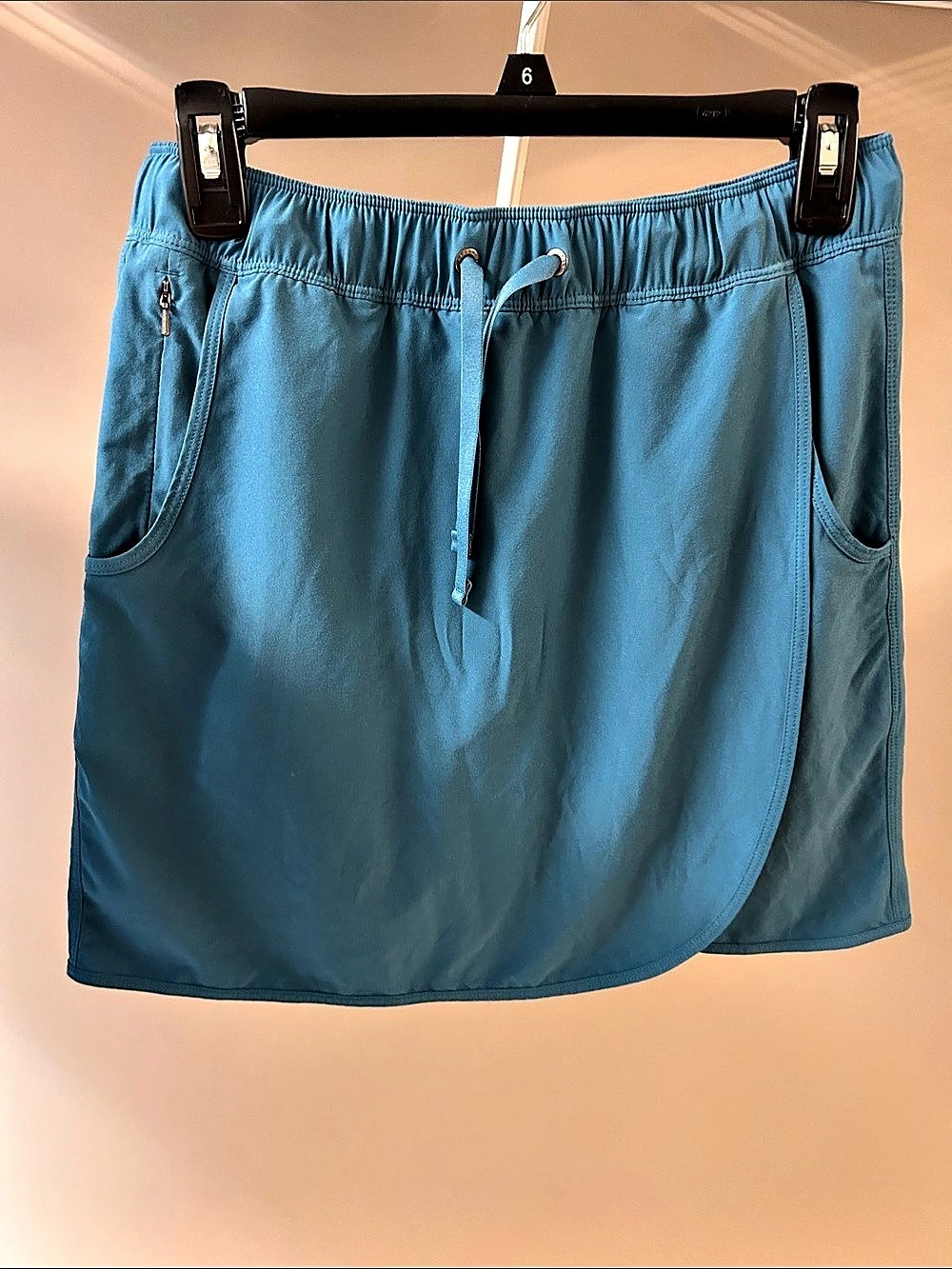 Patagonia Women’s Athletic Skort in Blue Size Medium Like New